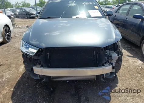 2018 Audi Q3 2.0T Premium/2.0T Sport Premium z USA, uszkodzony, nr VIN WA1ECCFS1JR028856